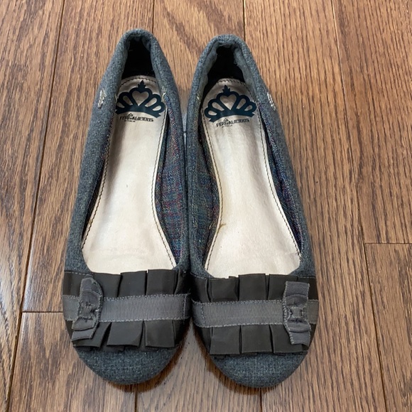 2 for $10- Fergalicious By Fergie Flats, Size 7.5 - Picture 4 of 10